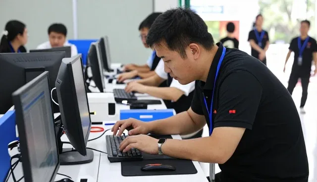 重视技术更新:宣传片制作在厂房车间的应用要点